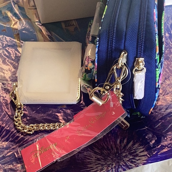 Disney parks X Lilly Pulitzer crossbody bag - Picture 5 of 9